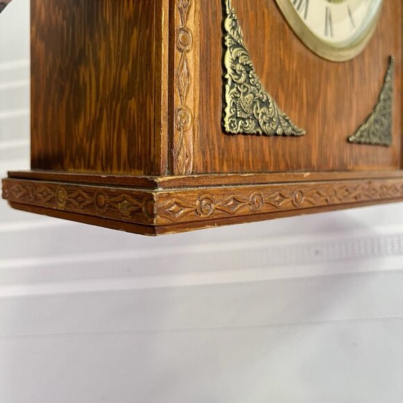 VTG 70s Lanshire Colonial Revival Electric Mantel Clock Oak Cottage WORKING - Picture 8 of 11